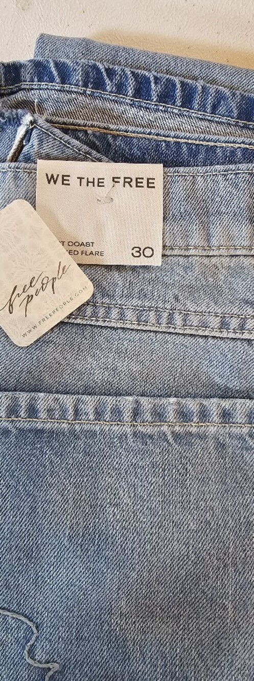 NWT Free People We The Free West Coast Relaxed Flare Jeans Size 30 Light Wash